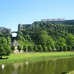 펜션 Riverside Escape In