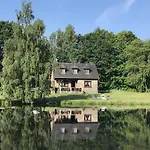 Riverside Escape In 펜션