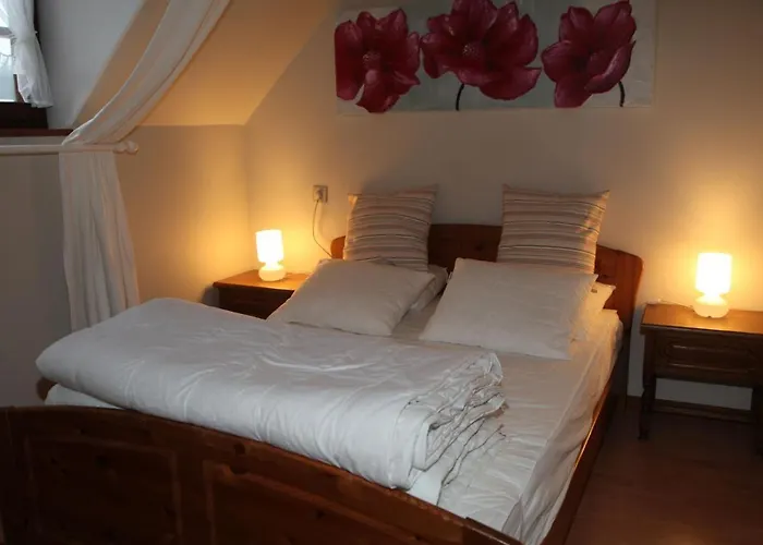 Riverside Escape In Ferienhaus Bouillon