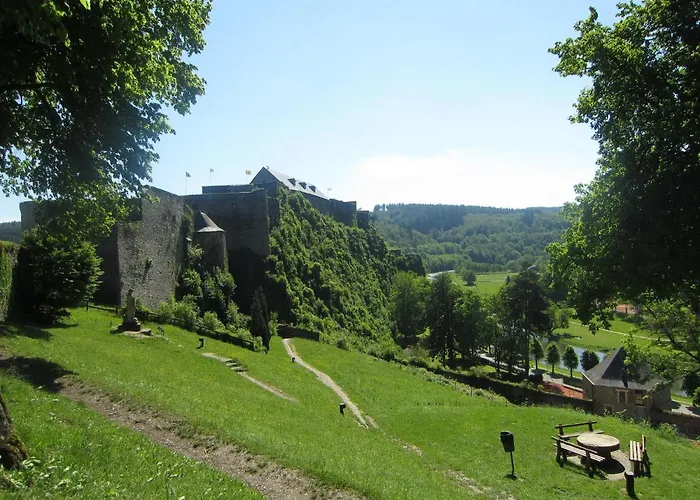 بيت للعطل Riverside Escape In *