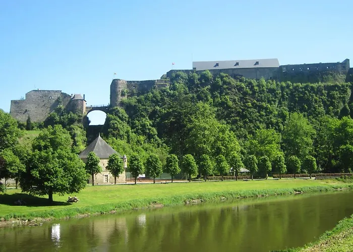 بيت للعطل Riverside Escape In