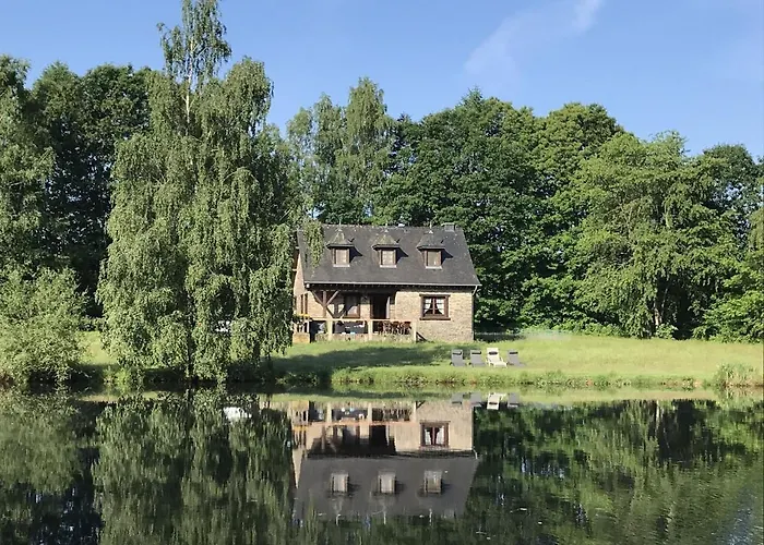 Riverside Escape In Ferienhaus