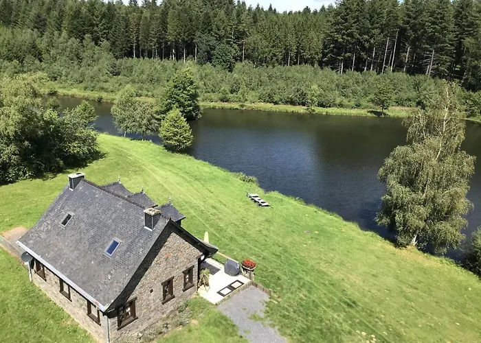 Riverside Escape In Ferienhaus *