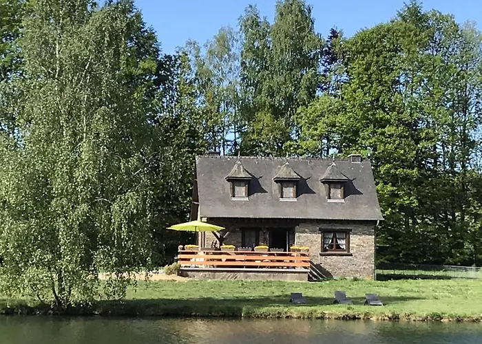 Riverside Escape In Ferienhaus
